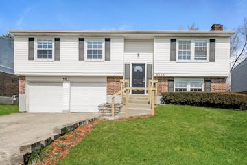8709 REDCOAT CT LOUISVILLE, KY 40291